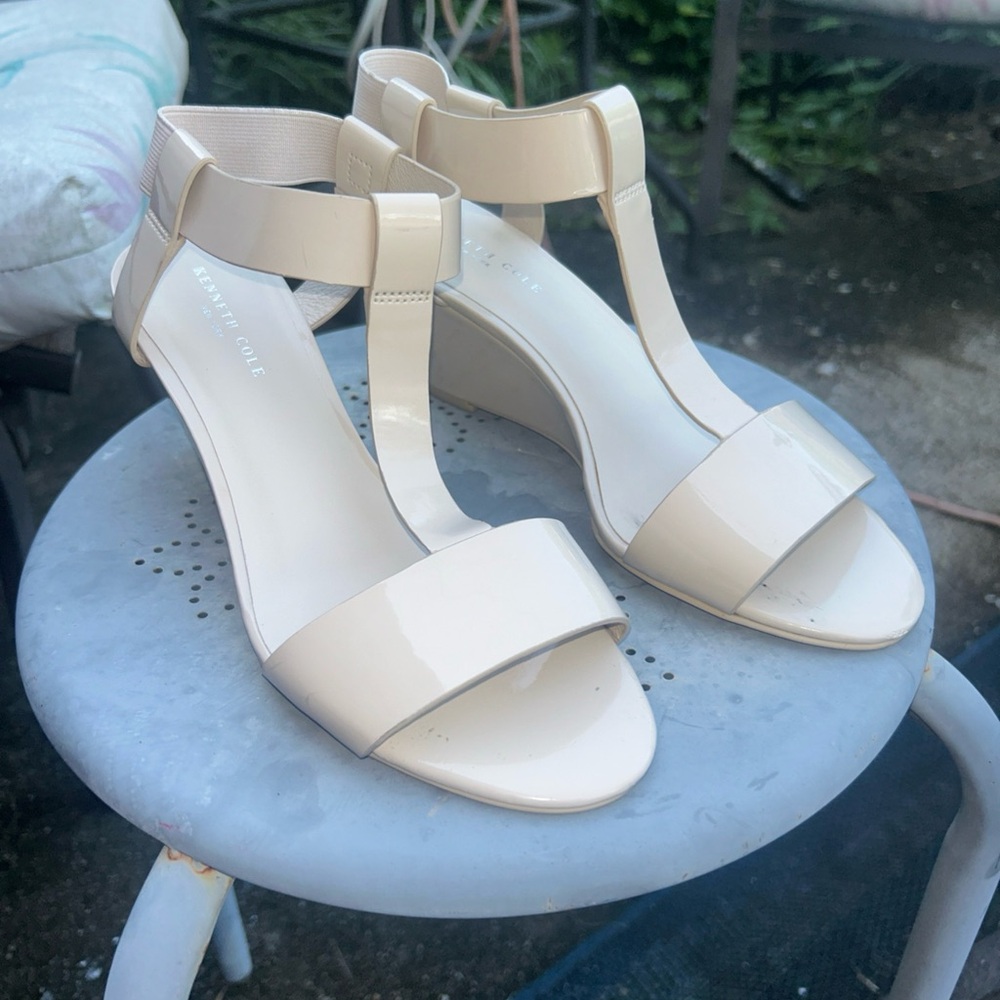 Kenneth Cole Cream Wedge Shoes with T-Strap Design